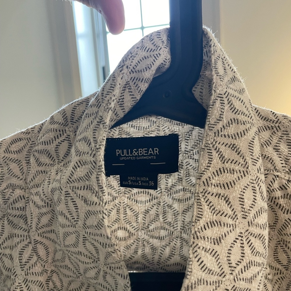 Pull & Bear flowy cream button up